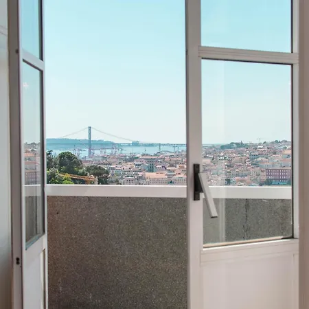 Rum i privatbostad The Sea, The Sky The Sunrise Lisboa