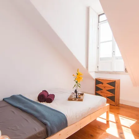 Homestay The Sea, The Sky The Sunrise Lisbon